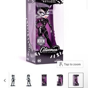 Catwoman Noir Edition Vinyl Figure